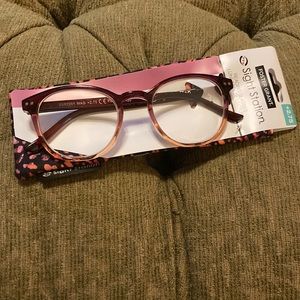 COPY - Sight Station by Foster Grant reading glasses and coordinating case.